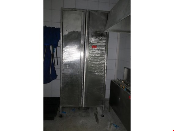 Used Cabinet for aprons for Sale (Auction Premium) | NetBid Industrial Auctions